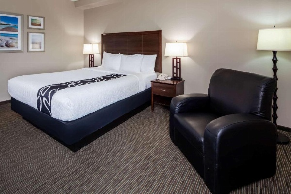 La Quinta Inn & Suites by Wyndham Inglewood image 21